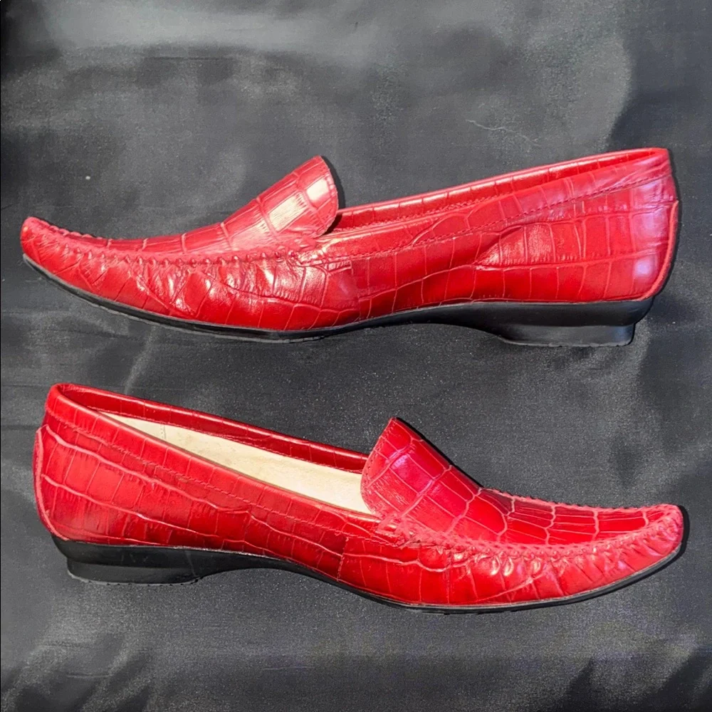 Nicole Women's Vibrant Red Croc-Embossed Flats - Picture 9 of 10